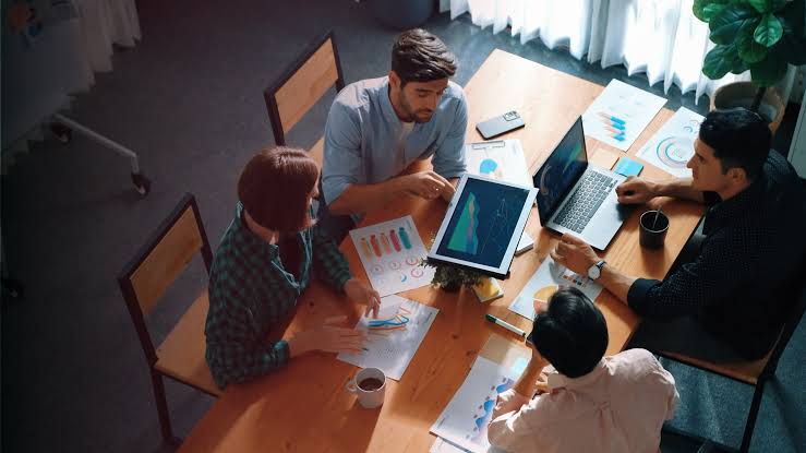 Business growth analytics and performance tracking for online marketing campaigns in Dubai